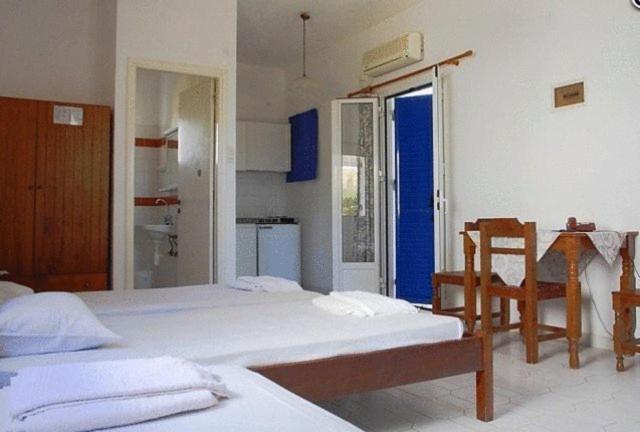 Amfitrion Hotel Vári Zimmer foto