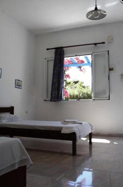 Amfitrion Hotel Vári Zimmer foto